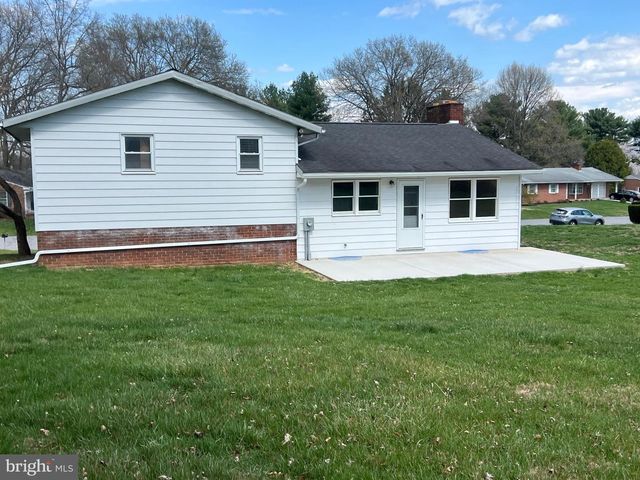 19119 WOODHAVEN DR, Hagerstown, MD 21742