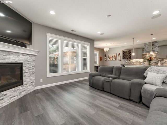 3201 N 10TH St, Ridgefield, WA 98642