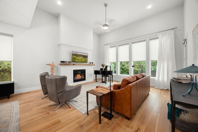 18 Gentle Branch Place, The Woodlands, TX 77375