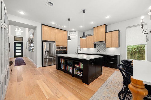 18 Gentle Branch Place, The Woodlands, TX 77375
