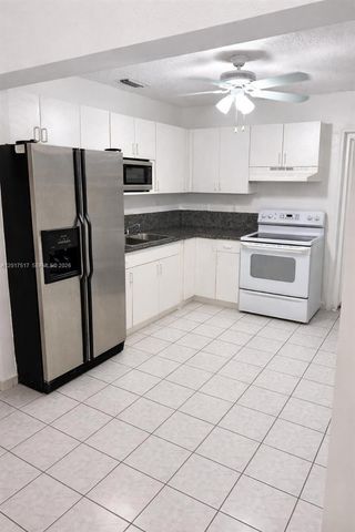 538 E 13th St, Hialeah, FL 33010