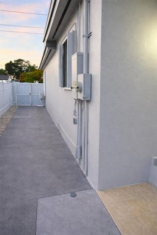 538 E 13th St, Hialeah, FL 33010