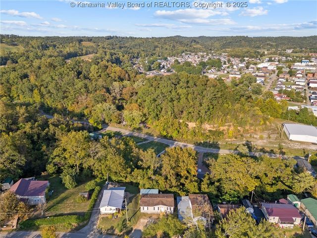 1402 3rd Street, Milton, WV 25541