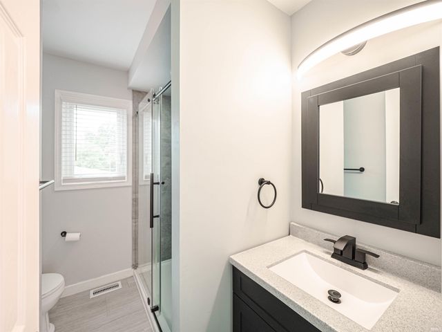 6788 Holly Drive, Newburgh, IN 47630