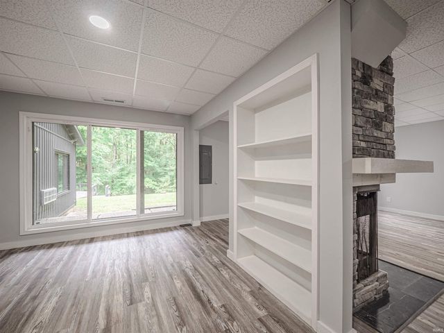 6788 Holly Drive, Newburgh, IN 47630