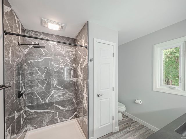 6788 Holly Drive, Newburgh, IN 47630