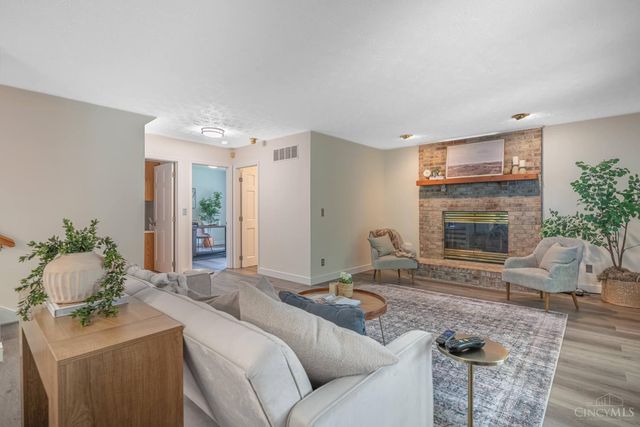 1828 W Tamarron, Springboro, OH 45066