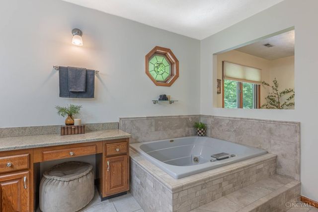 1828 W Tamarron, Springboro, OH 45066