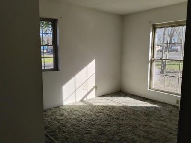 210 Red Oak Street, Livingston, TX 77351
