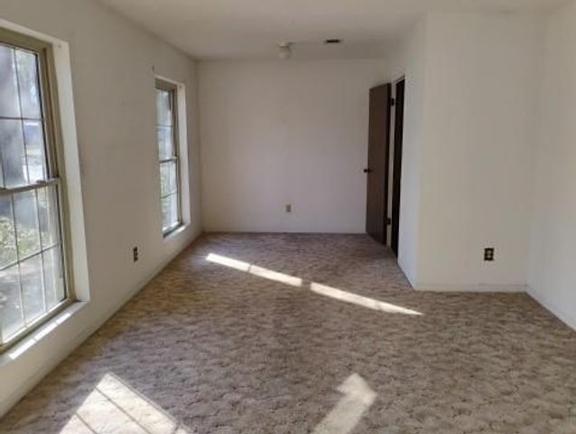210 Red Oak Street, Livingston, TX 77351