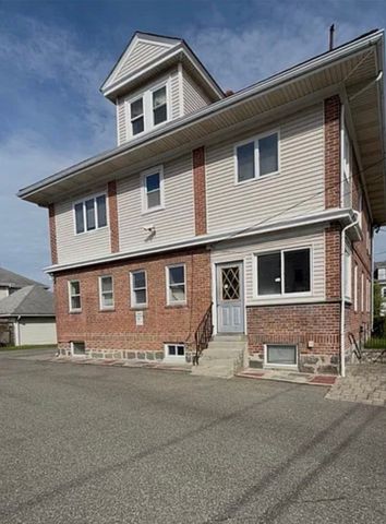 82 Verchild 4, Quincy, MA 02169