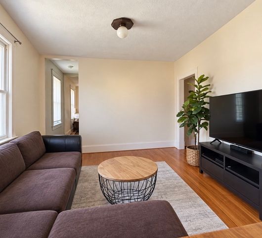 82 Verchild 4, Quincy, MA 02169