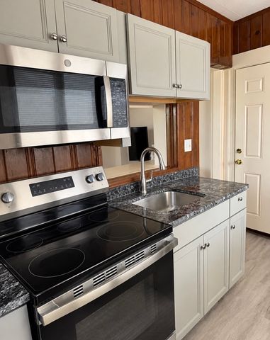82 Verchild 4, Quincy, MA 02169