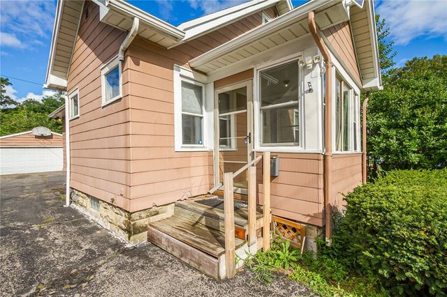 37 Glenora Drive, Greece, NY 14615