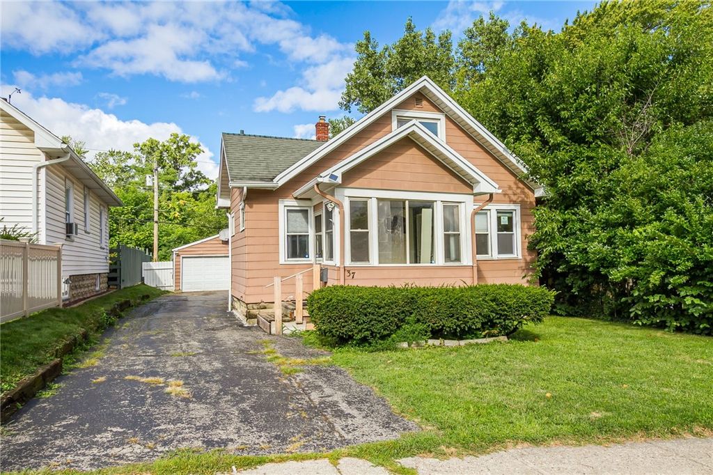 37 Glenora Drive, Greece, NY 14615