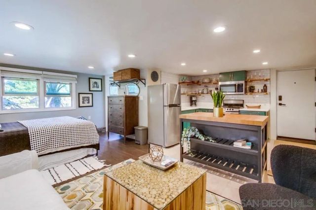 5438 Gilbert Dr C, San Diego, CA 92115