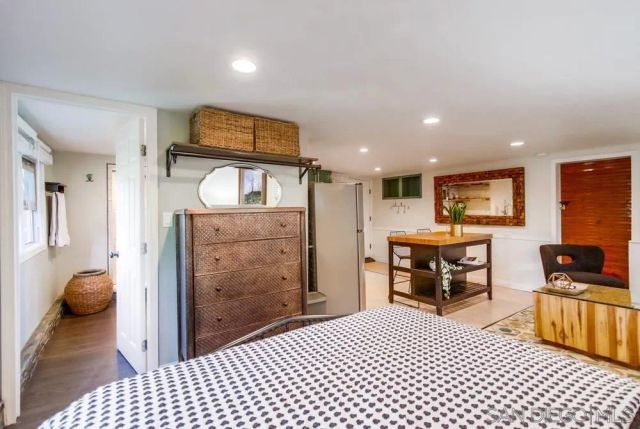 5438 Gilbert Dr C, San Diego, CA 92115