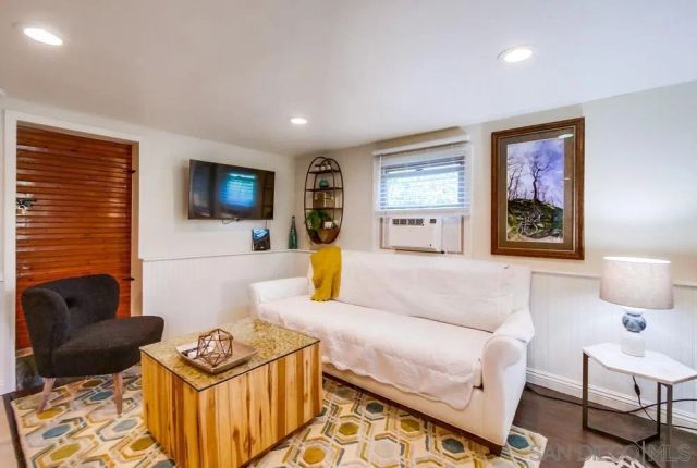 5438 Gilbert Dr C, San Diego, CA 92115