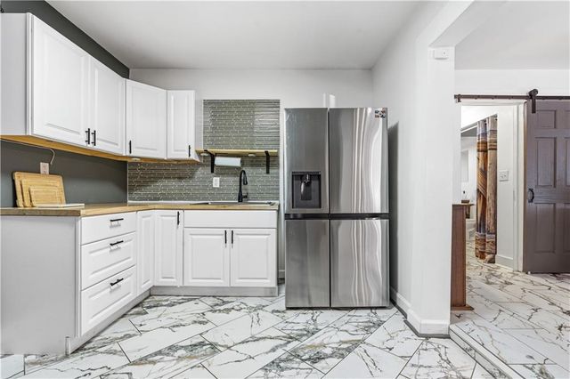 4031 S Benton Avenue, Kansas City, MO 64130