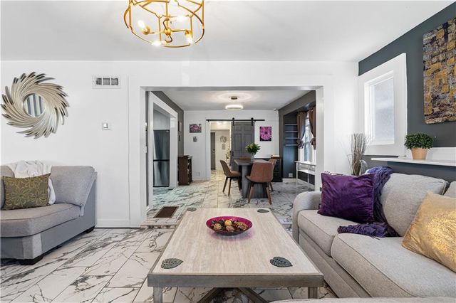 4031 S Benton Avenue, Kansas City, MO 64130