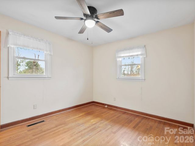 608 S Buena Vista Drive, Hendersonville, NC 28792