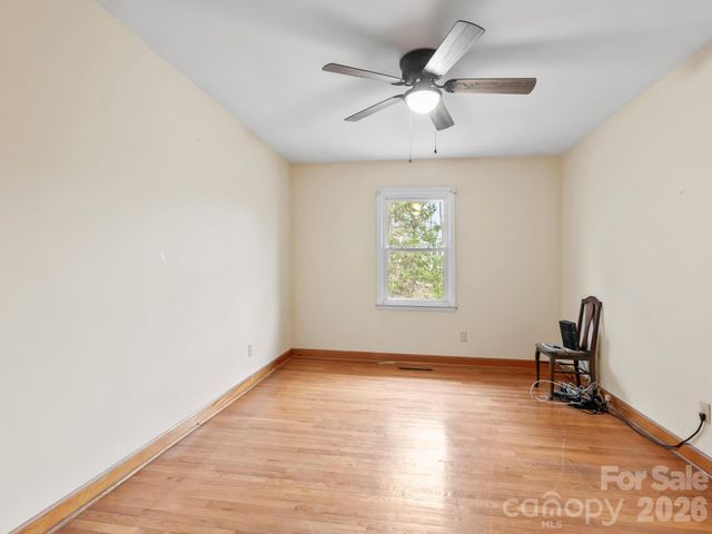 608 S Buena Vista Drive, Hendersonville, NC 28792