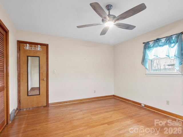 608 S Buena Vista Drive, Hendersonville, NC 28792