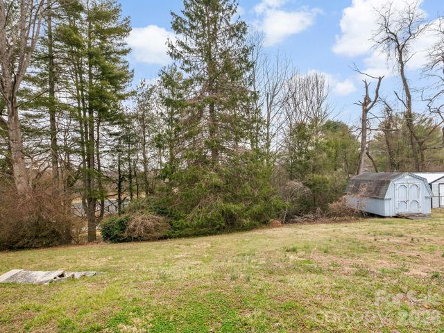 608 S Buena Vista Drive, Hendersonville, NC 28792