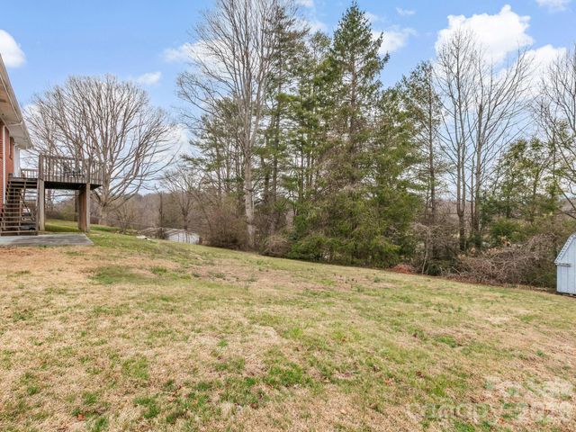 608 S Buena Vista Drive, Hendersonville, NC 28792