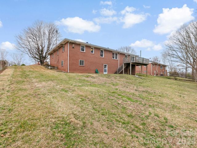608 S Buena Vista Drive, Hendersonville, NC 28792