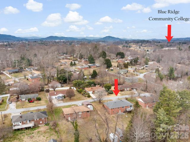 608 S Buena Vista Drive, Hendersonville, NC 28792