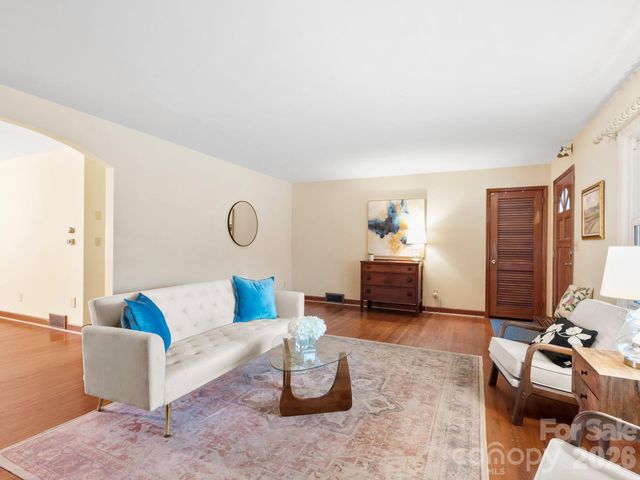 608 S Buena Vista Drive, Hendersonville, NC 28792