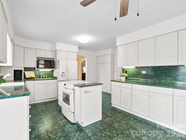 608 S Buena Vista Drive, Hendersonville, NC 28792