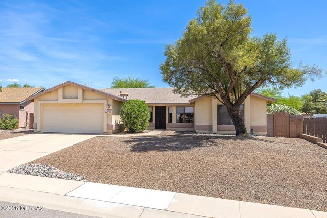 4785 W Rosebay Street, Tucson, AZ 85742