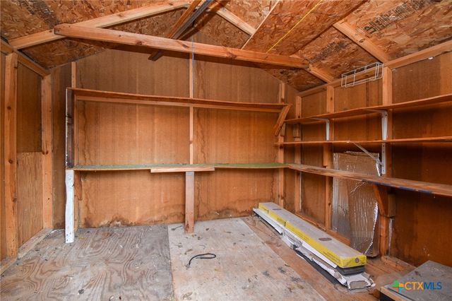 904 E Mistletoe Avenue, Victoria, TX 77901