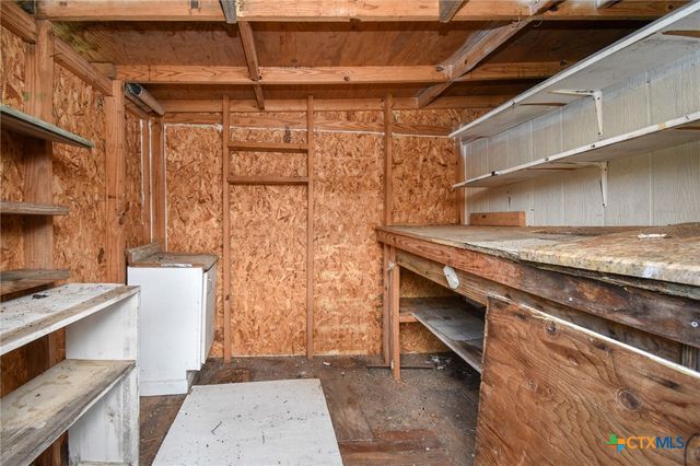 904 E Mistletoe Avenue, Victoria, TX 77901