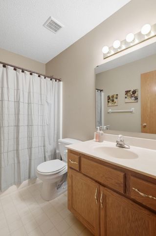 5901 Cardinal Ridge Trail SE, Prior Lake, MN 55372