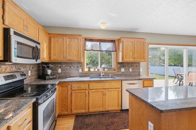 5901 Cardinal Ridge Trail SE, Prior Lake, MN 55372