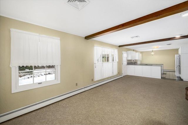 11 Strawberry Hill Road, Bedford, NH 03110