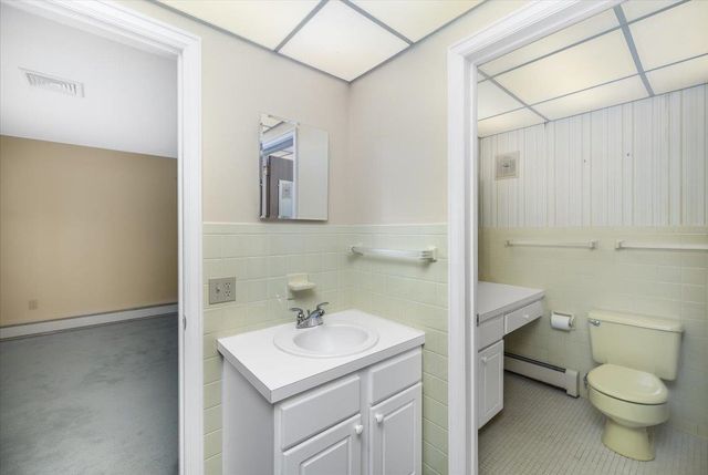 11 Strawberry Hill Road, Bedford, NH 03110