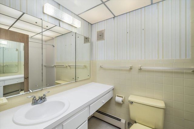 11 Strawberry Hill Road, Bedford, NH 03110