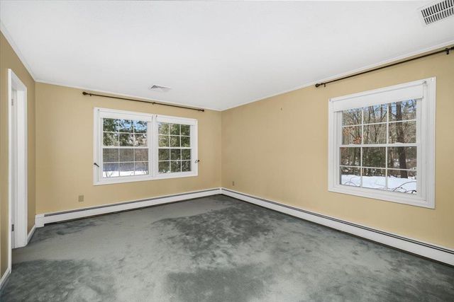 11 Strawberry Hill Road, Bedford, NH 03110