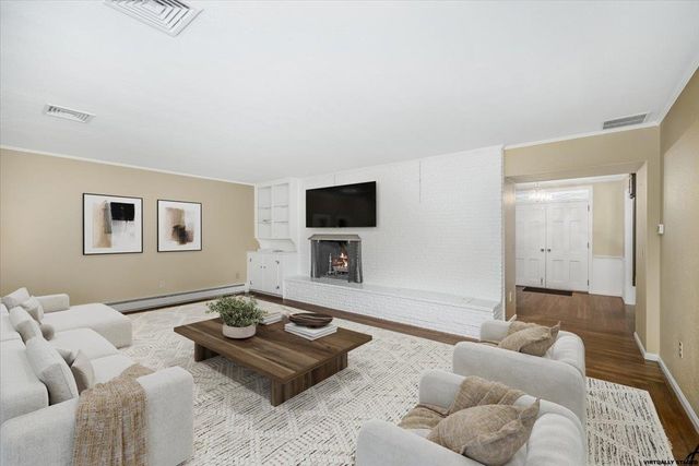 11 Strawberry Hill Road, Bedford, NH 03110