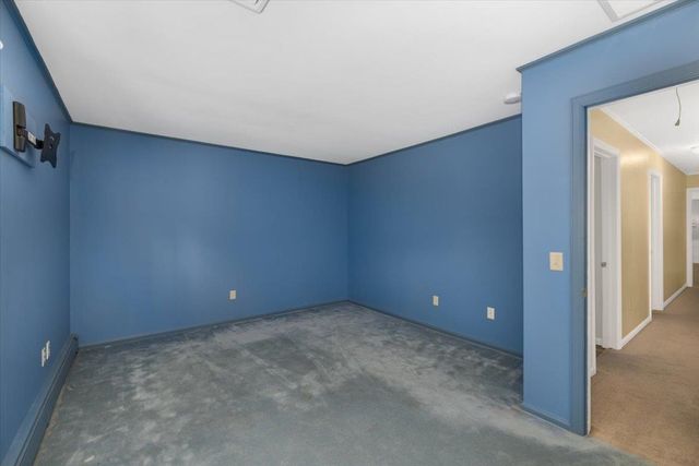 11 Strawberry Hill Road, Bedford, NH 03110