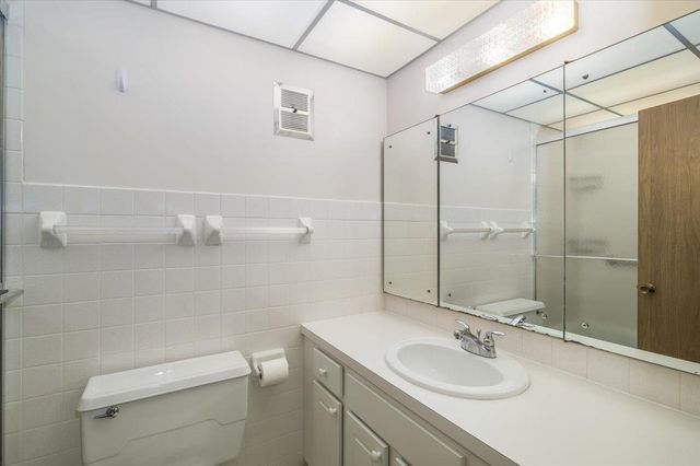 11 Strawberry Hill Road, Bedford, NH 03110