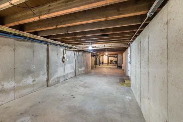 11 Strawberry Hill Road, Bedford, NH 03110