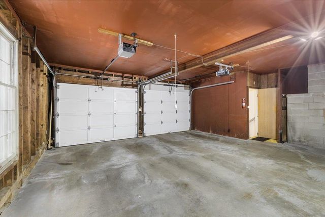 11 Strawberry Hill Road, Bedford, NH 03110