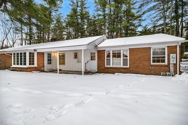 11 Strawberry Hill Road, Bedford, NH 03110