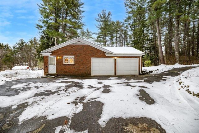 11 Strawberry Hill Road, Bedford, NH 03110