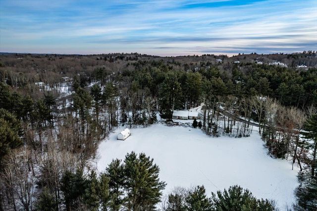 11 Strawberry Hill Road, Bedford, NH 03110